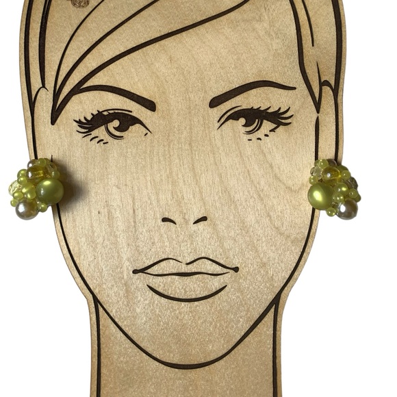 Vintage Lime Green & Silver Bead Cluster Gold Tone Clip-On Earrings Jewelry - Picture 3 of 5